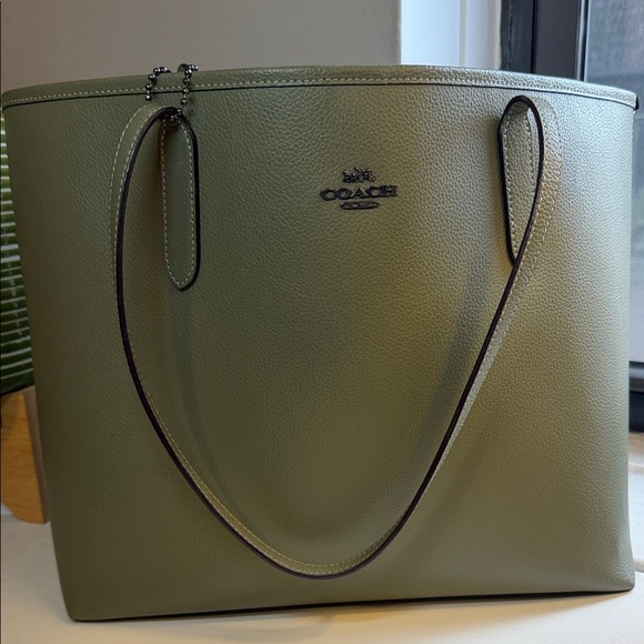 Coach Handbags - Coach City Tote bag in military green double-face leather